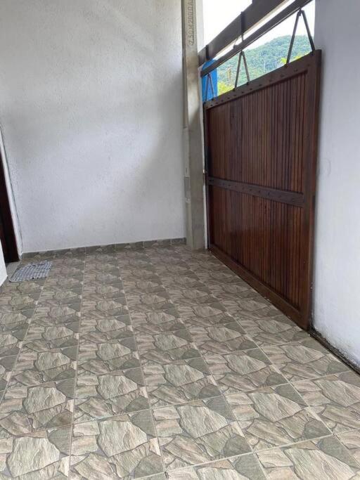 Casa Perto Da Praia Em Убатуба Экстерьер фото